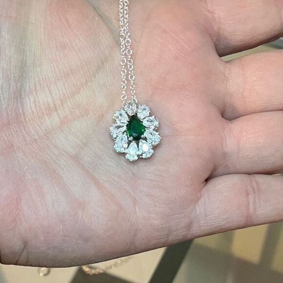 The Emerald Passion pendant in 925 and cubic zirconia - Picture 8 of 12